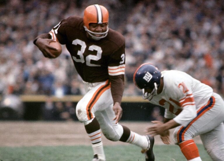Le légendaire numéro 32 des Browns, Jim Brown