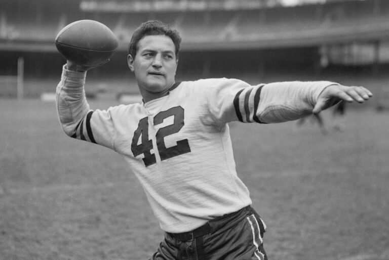 Sid Luckman et ses 7 passes de touché