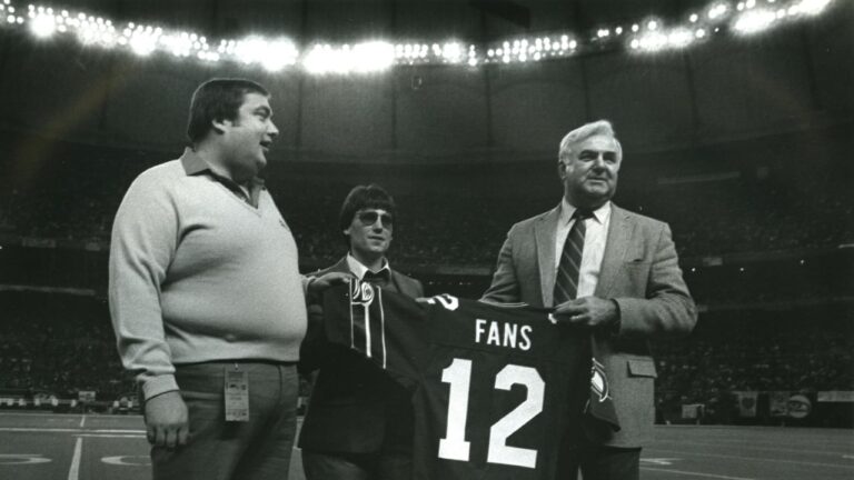 Les Seahawks retirent le numéro 12